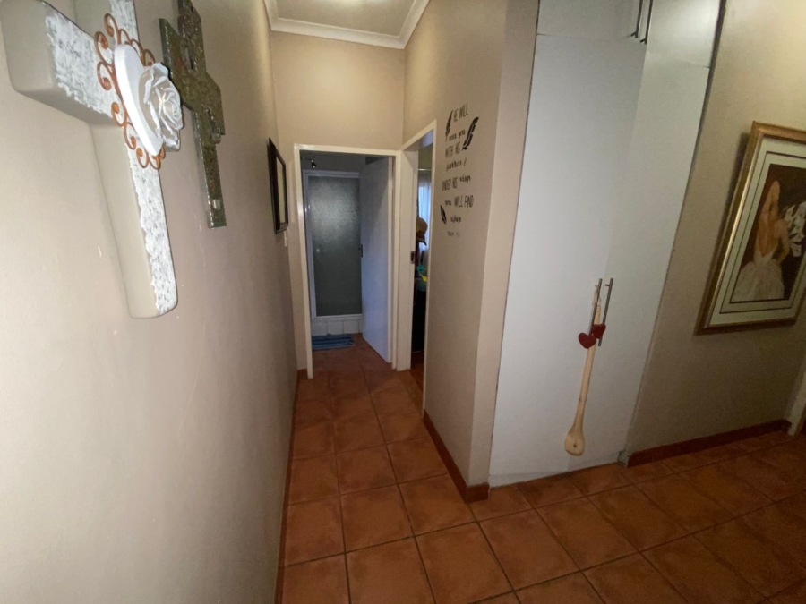 2 Bedroom Property for Sale in Waterval East North West